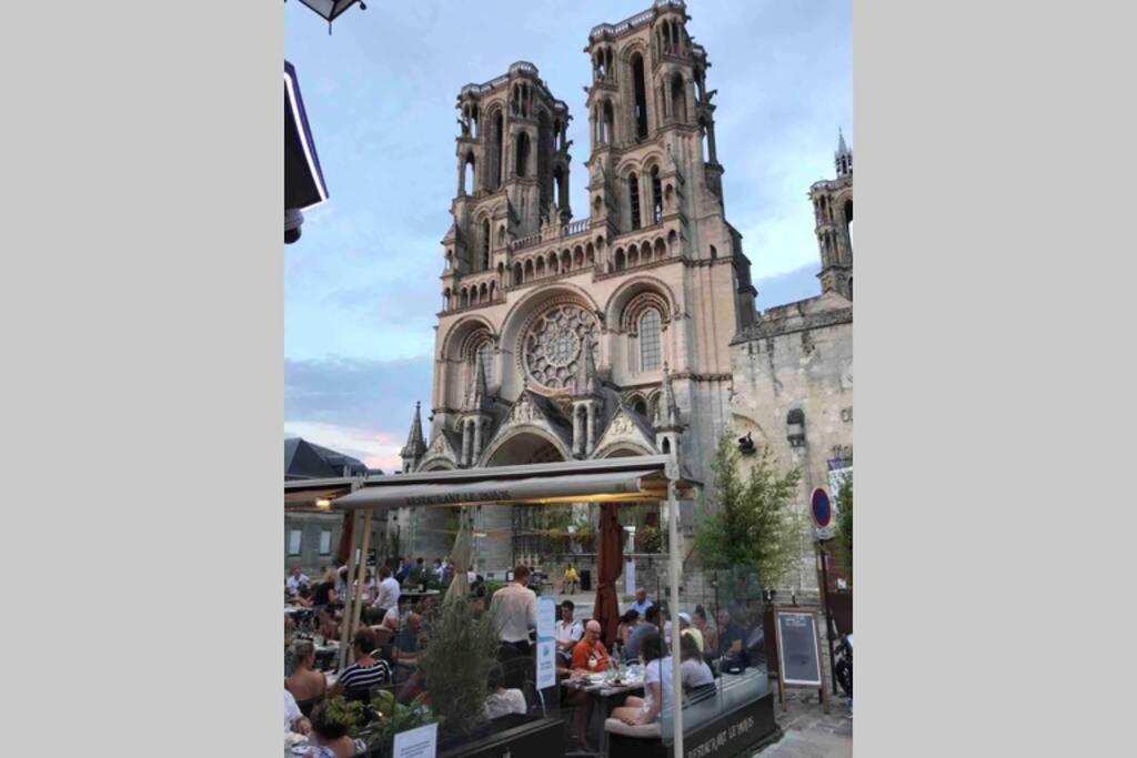 Laon : « Suite Privee Au Pied De La Cathedrale » Экстерьер фото